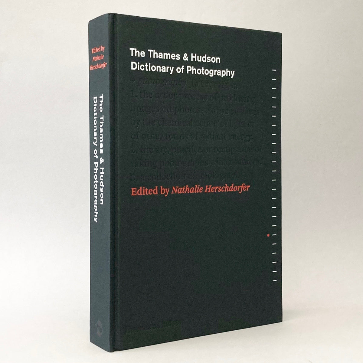 The Thames & Hudson Dictionary of Photography (Paperback) /anglais