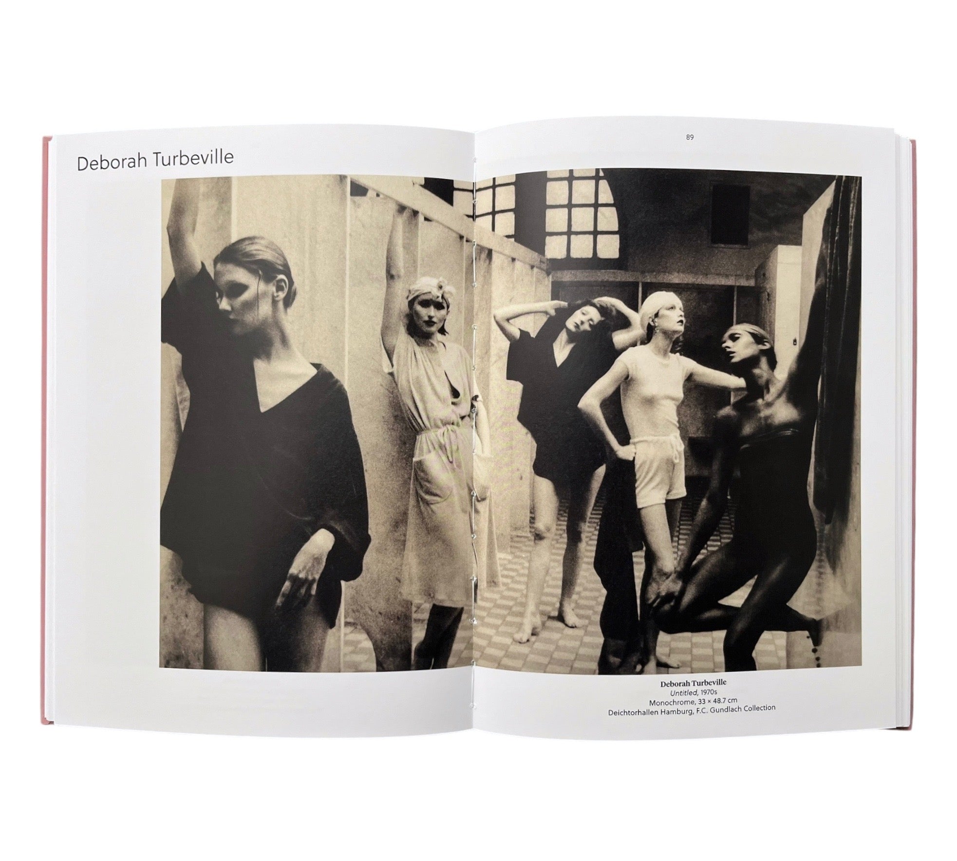 Female View: Women Fashion Photographers from Modernity to the Digital Age